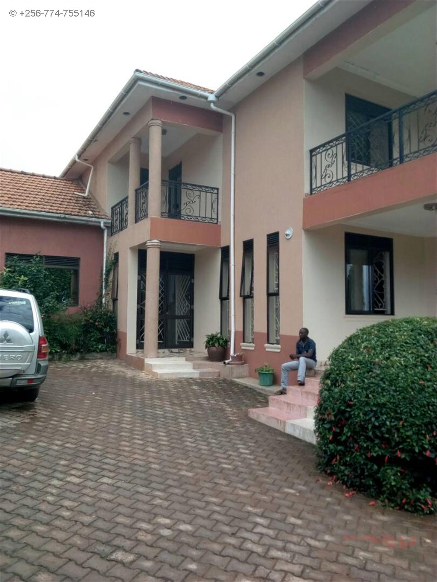 Mansion for sale in Munyonyo Kampala