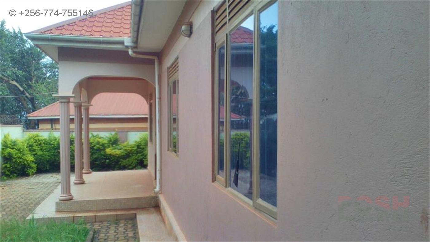 Bungalow for rent in Lweza Wakiso