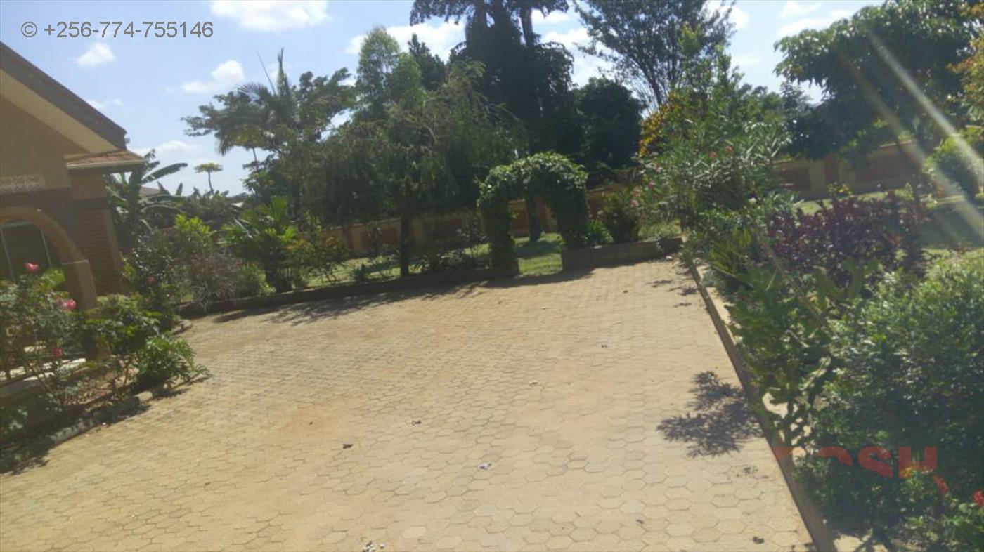 Bungalow for sale in Seeta Mukono