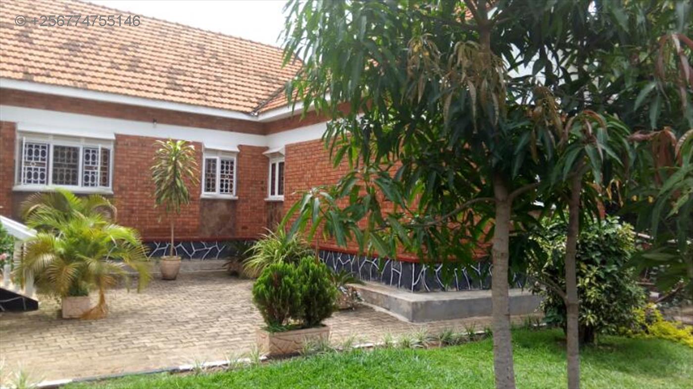 Bungalow for sale in Munyonyo Kampala