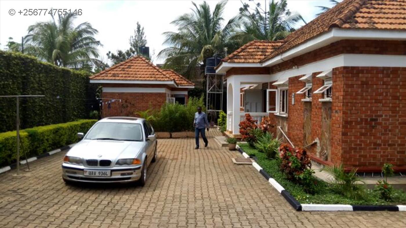 Bungalow for sale in Munyonyo Kampala