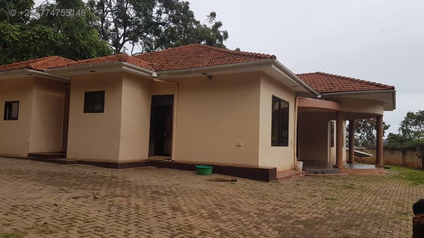 Bungalow for sale in Muyenga Kampala