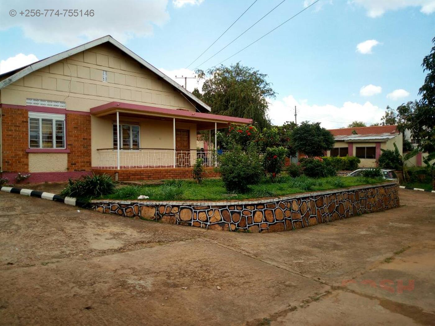 Bungalow for sale in Kansanga Kampala