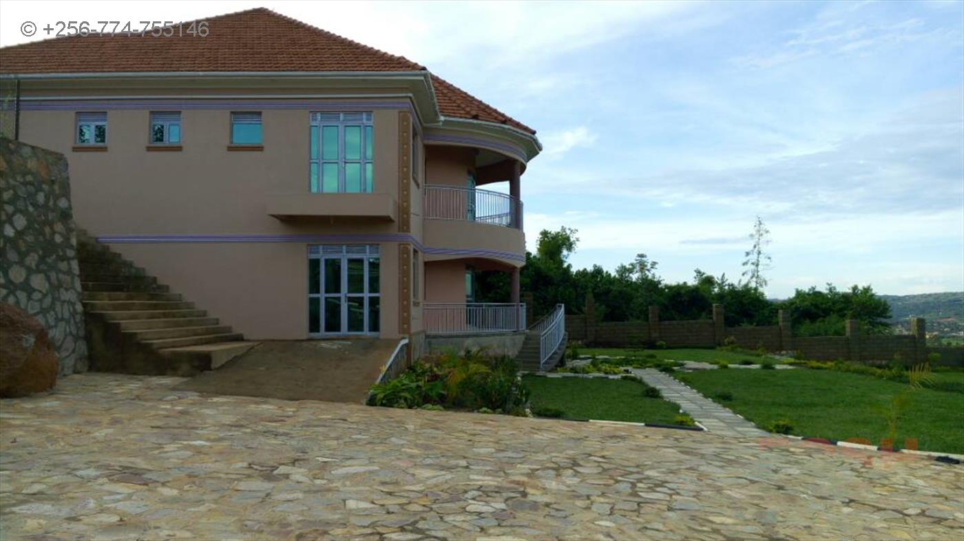 Mansion for sale in Kitende Wakiso