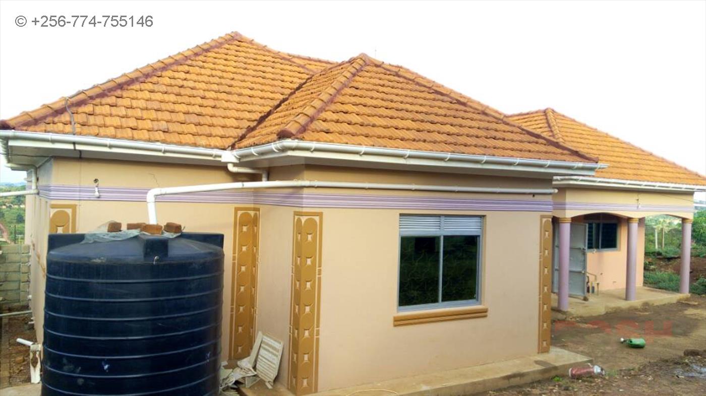 Mansion for sale in Kitende Wakiso