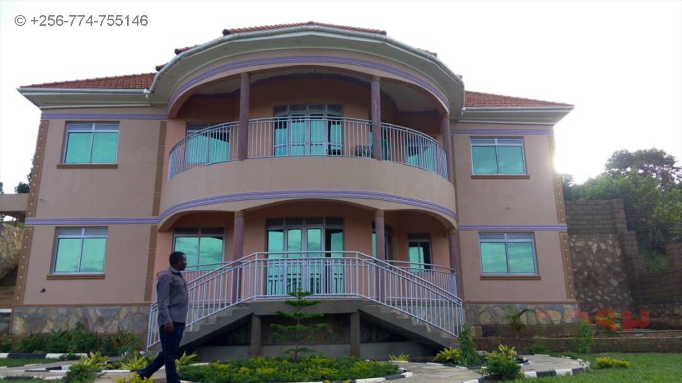 Mansion for sale in Kitende Wakiso