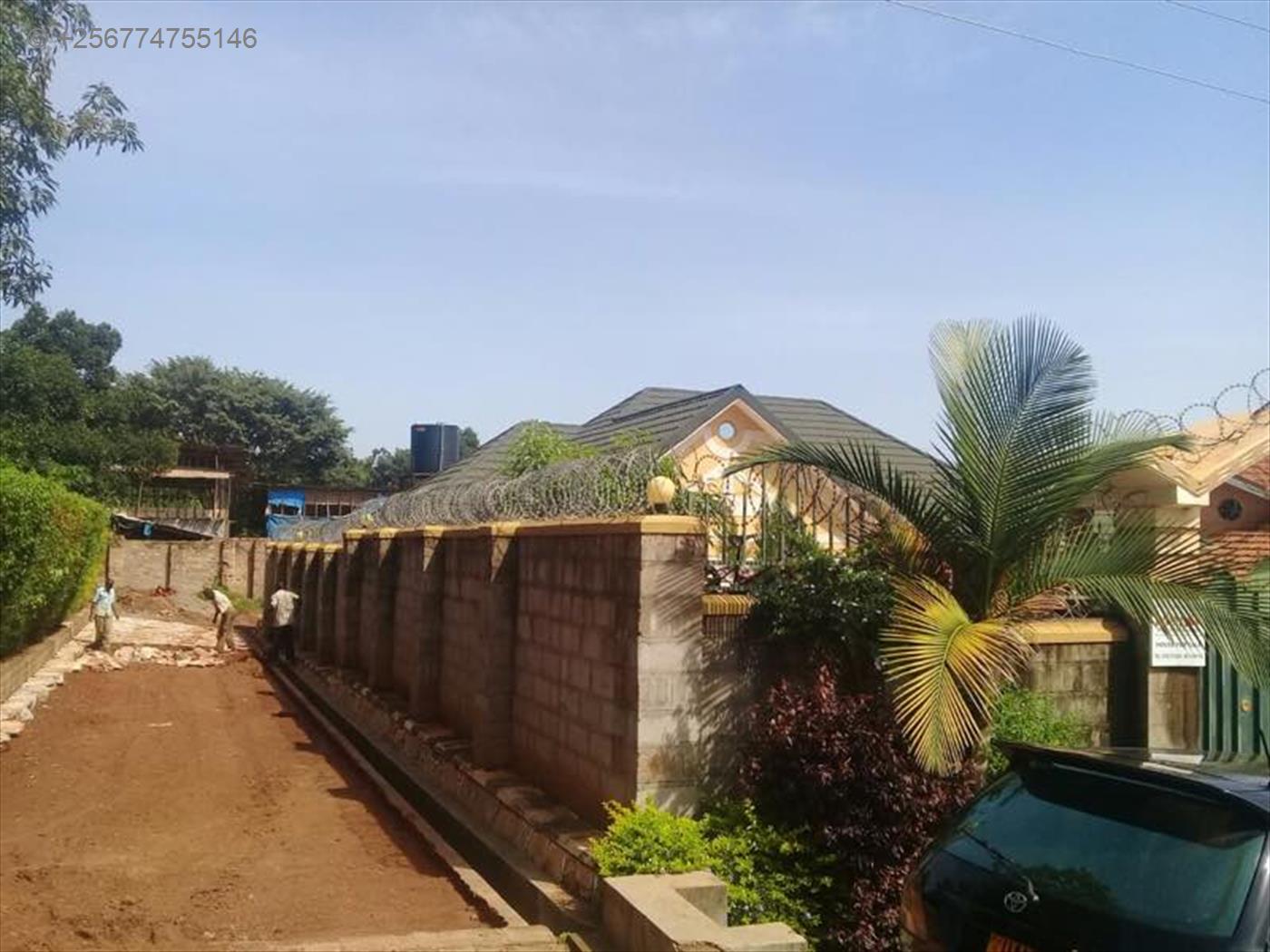 Bungalow for sale in Zana Wakiso