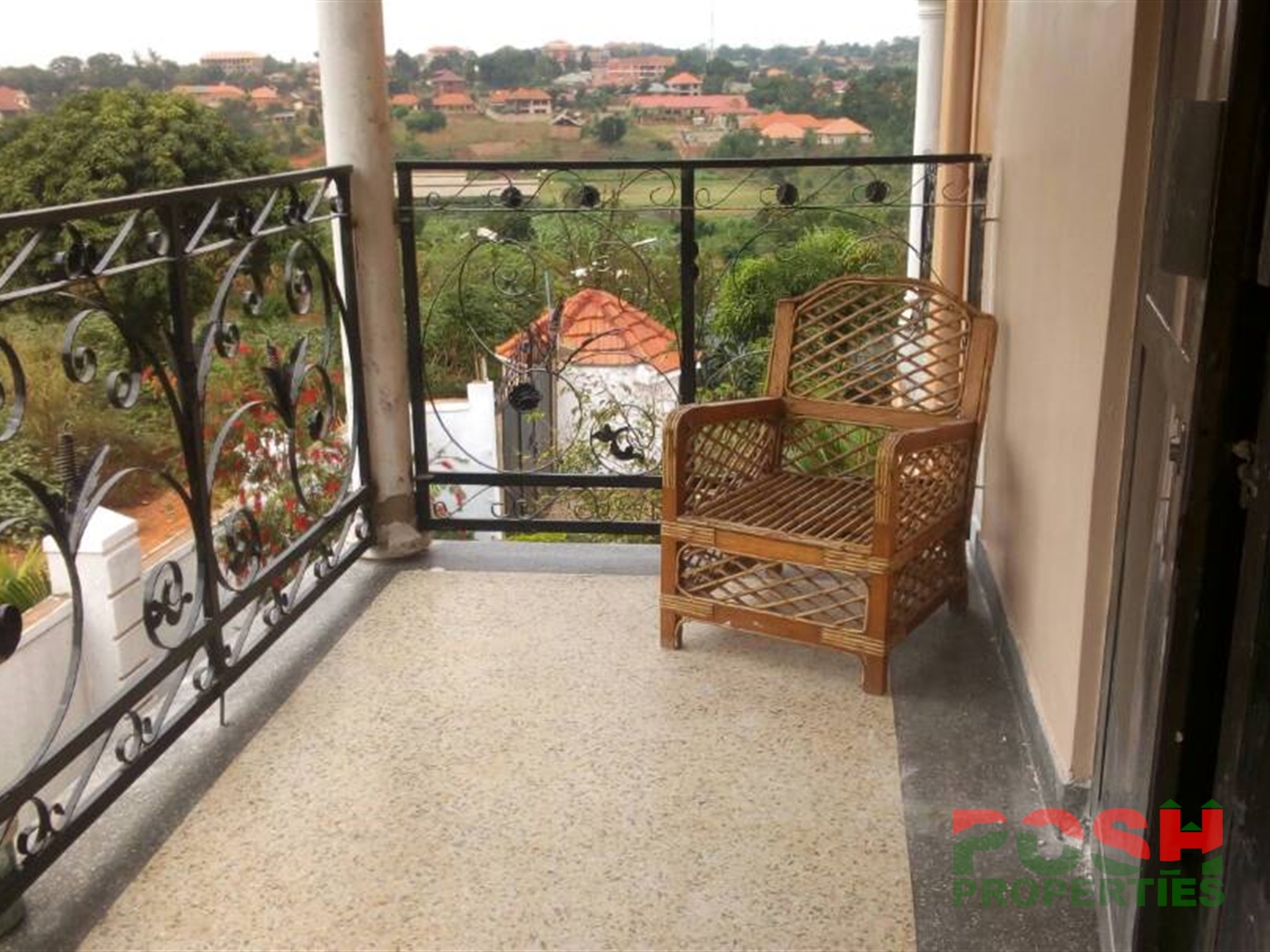 Mansion for rent in Kyanja Wakiso