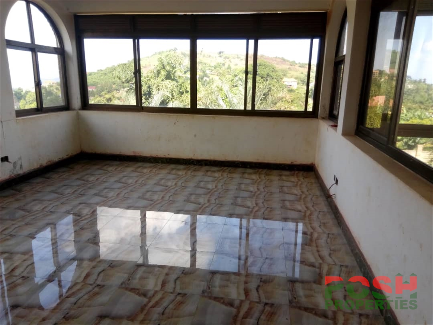 Mansion for sale in Bwebajja Wakiso