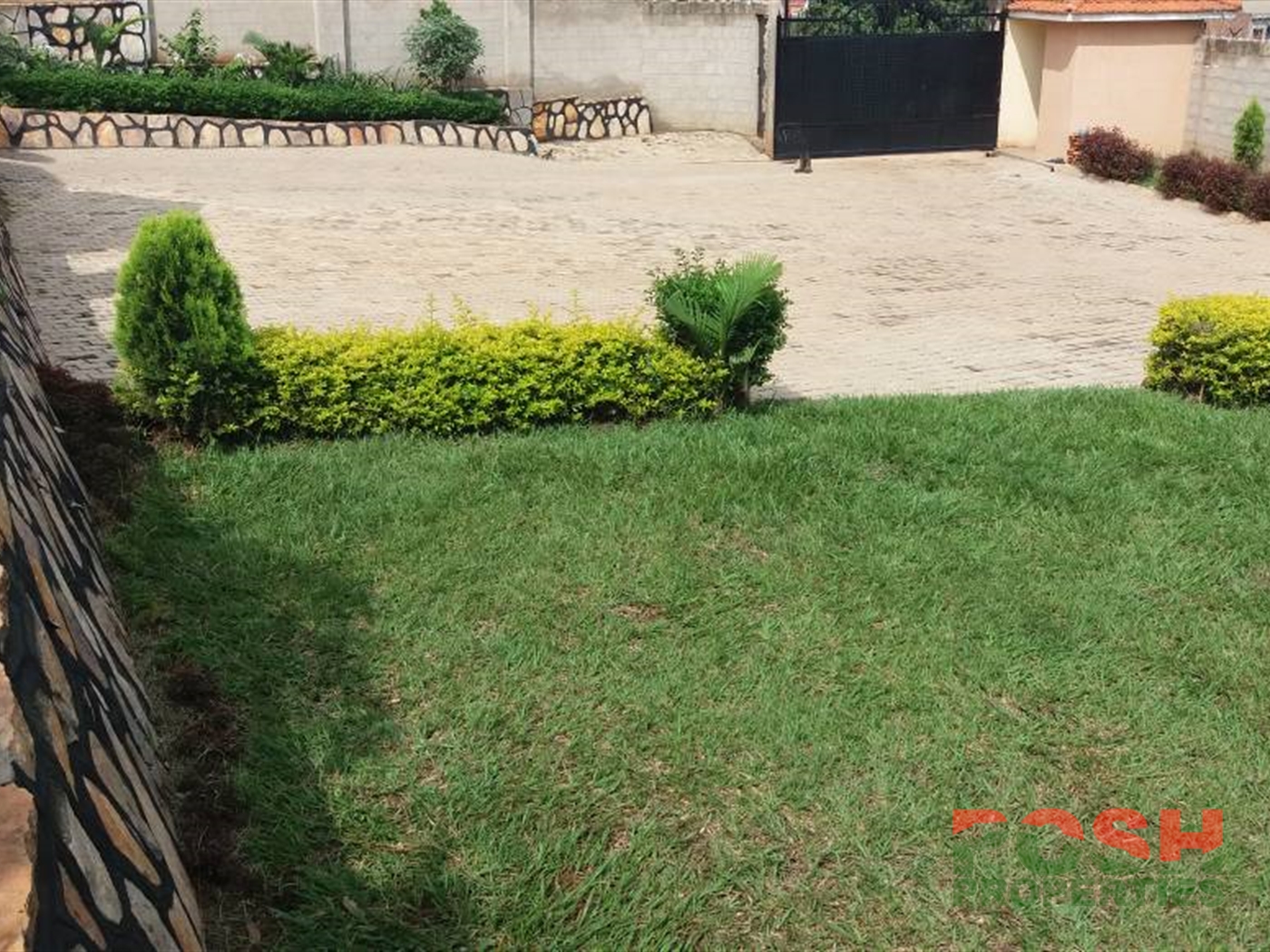 Bungalow for rent in Bukoto Kampala