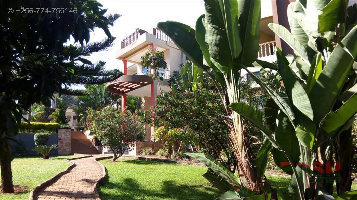 Mansion for sale in Lubowa Wakiso