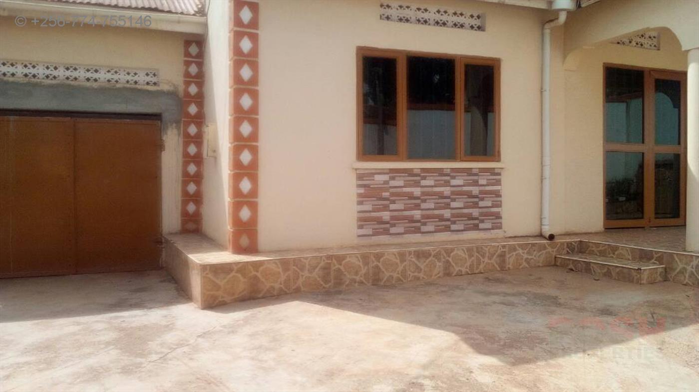 Bungalow for sale in Makindye Kampala