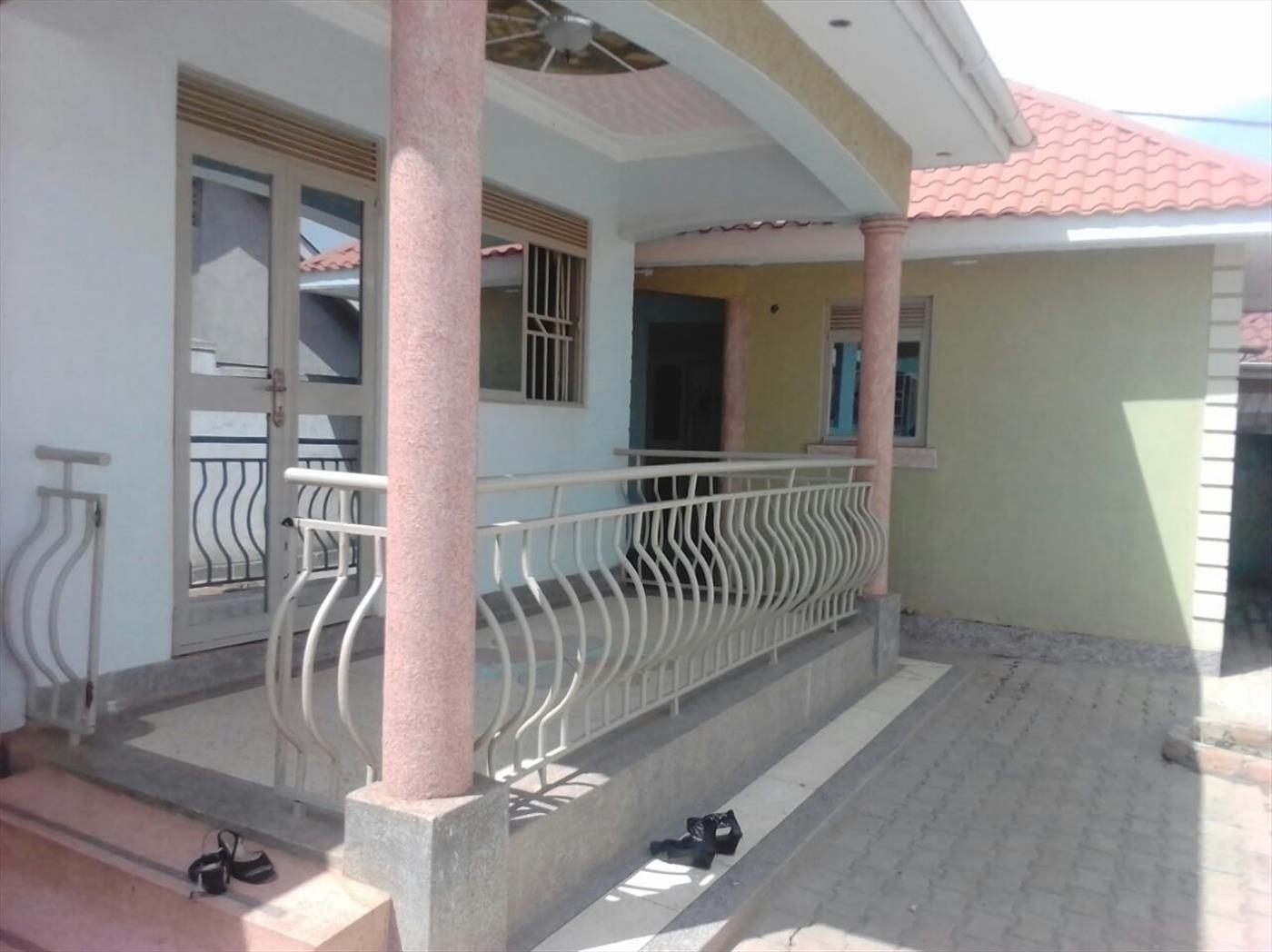 Semi Detached for rent in Bweyogerere Wakiso