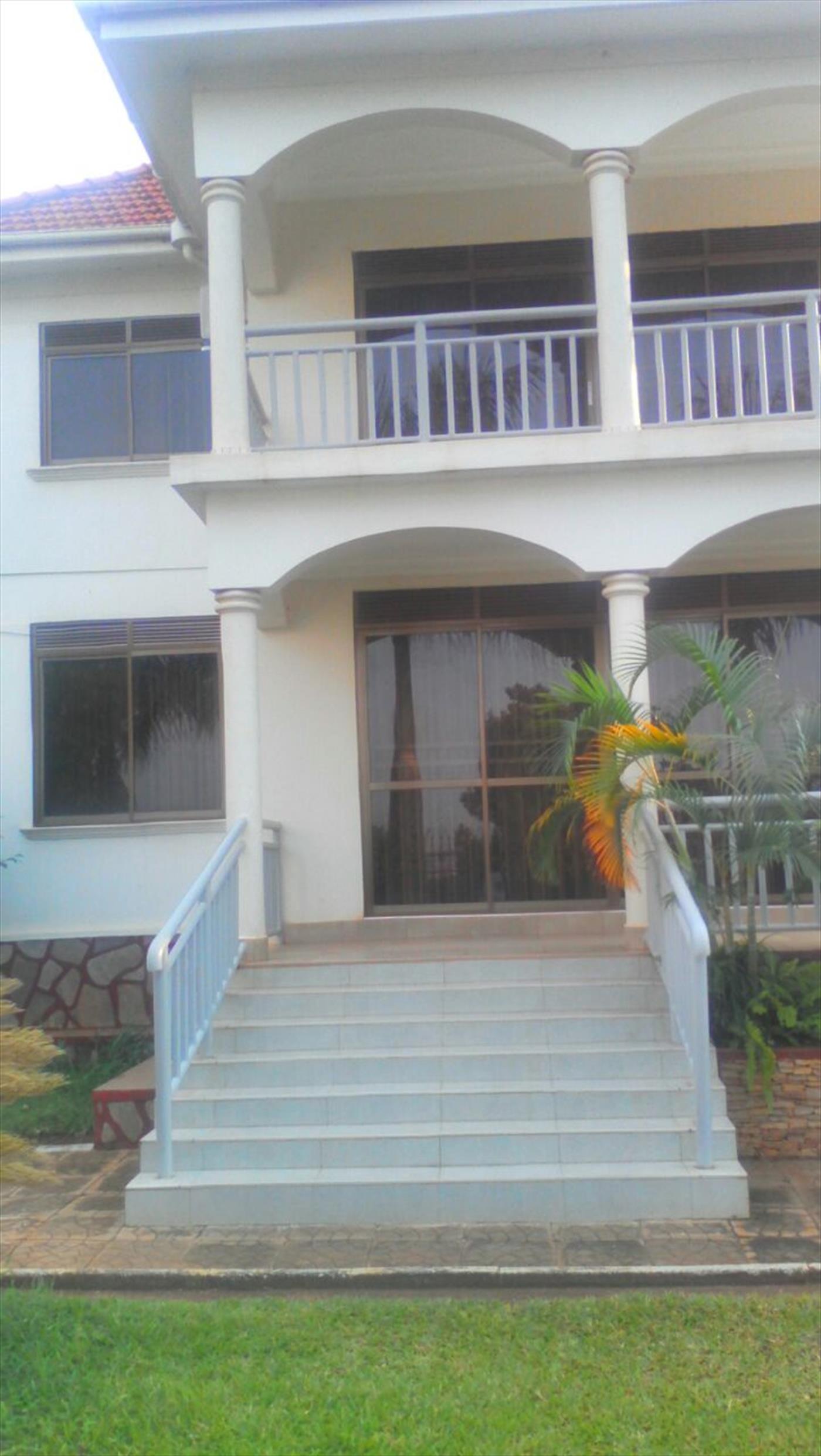 Mansion for sale in Mutungo Kampala