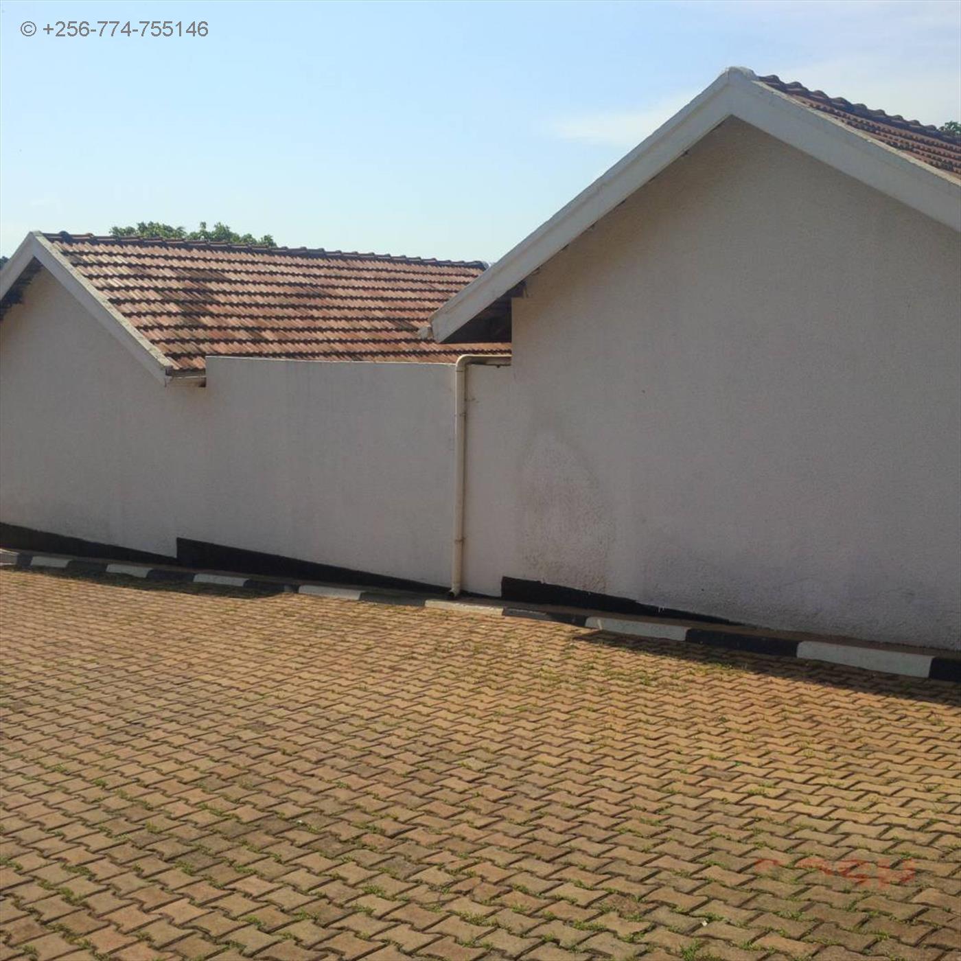 Bungalow for rent in Kololo Kampala