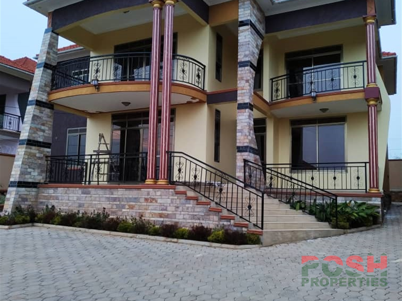 Mansion for sale in Kira Wakiso