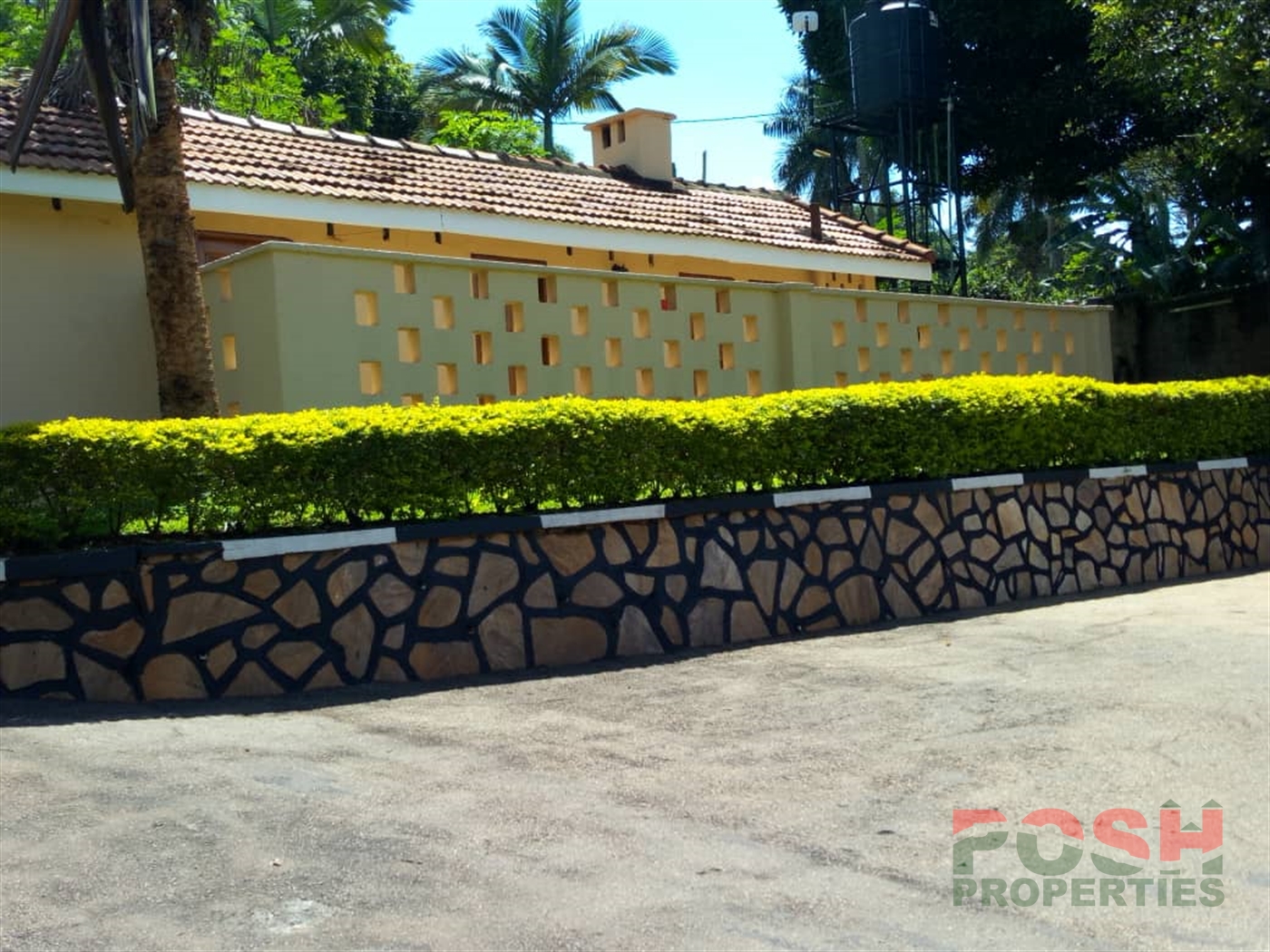 Bungalow for rent in Mbuya Kampala