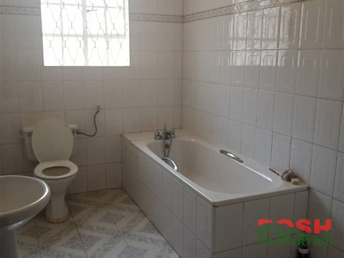 Bungalow for rent in Kololo Kampala