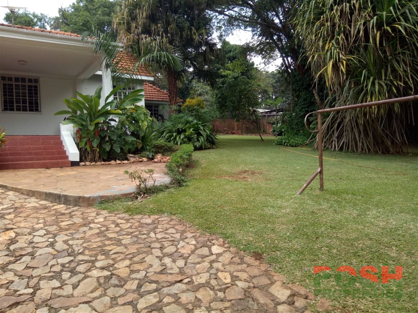 Bungalow for rent in Kololo Kampala