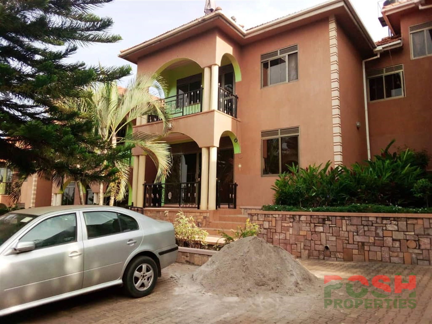 Duplex for rent in Muyenga Kampala