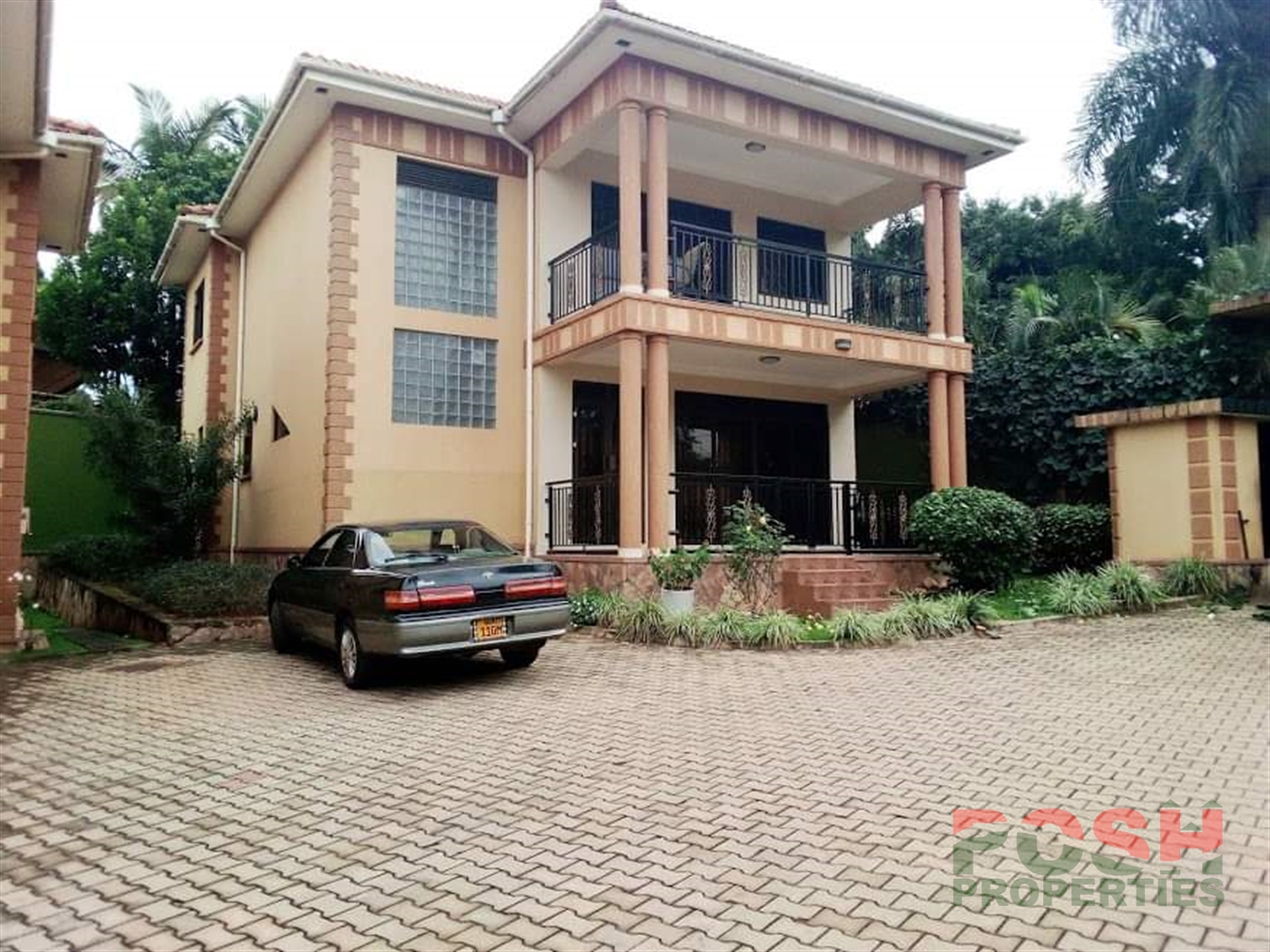 Duplex for rent in Bugoloobi Kampala