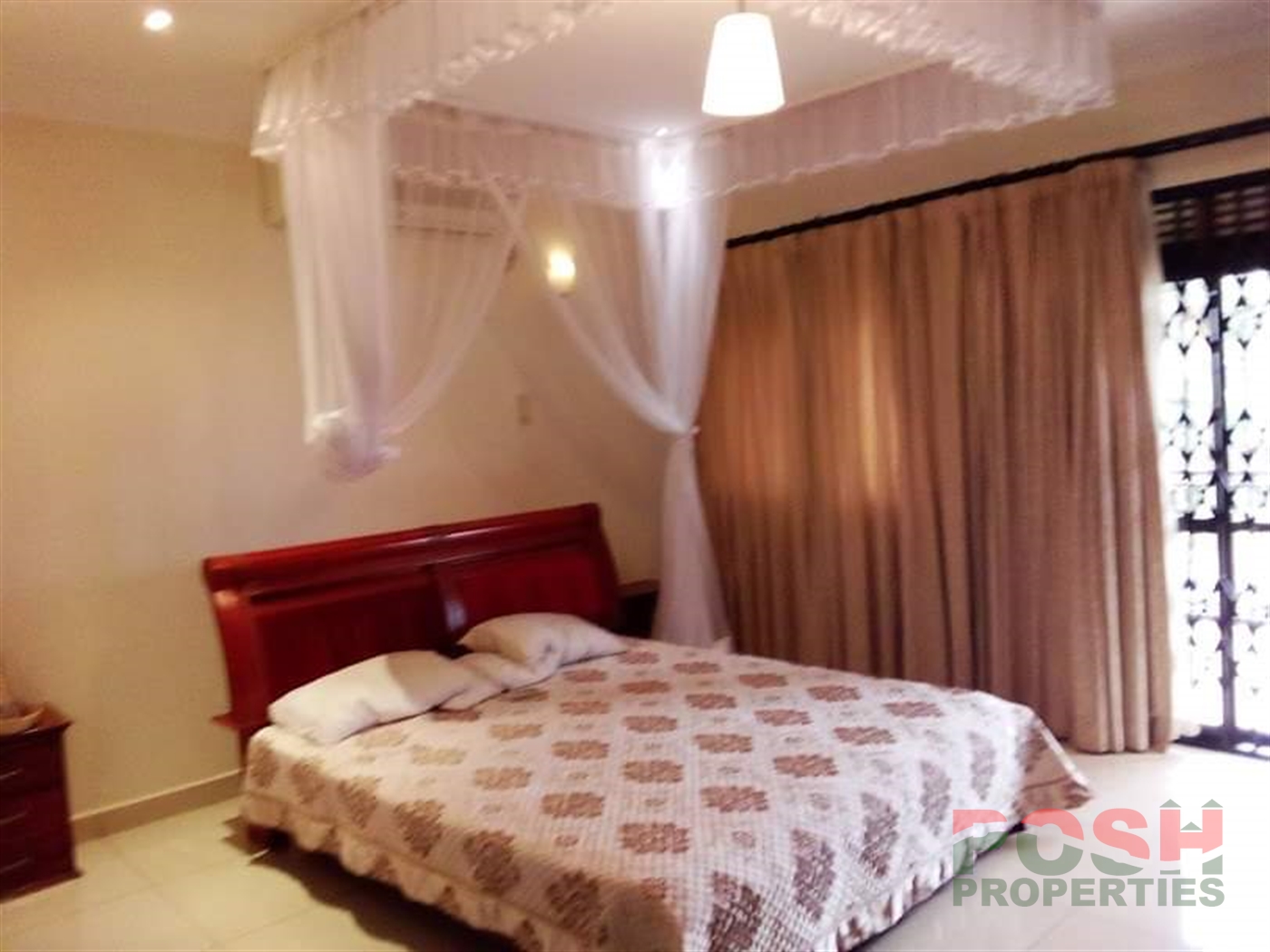 Duplex for rent in Bugoloobi Kampala