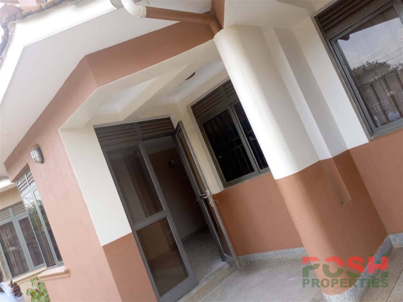 Town House for rent in Kiwaatule Kampala