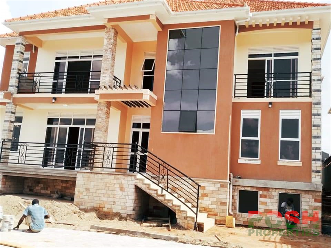 Mansion for sale in Kira Wakiso