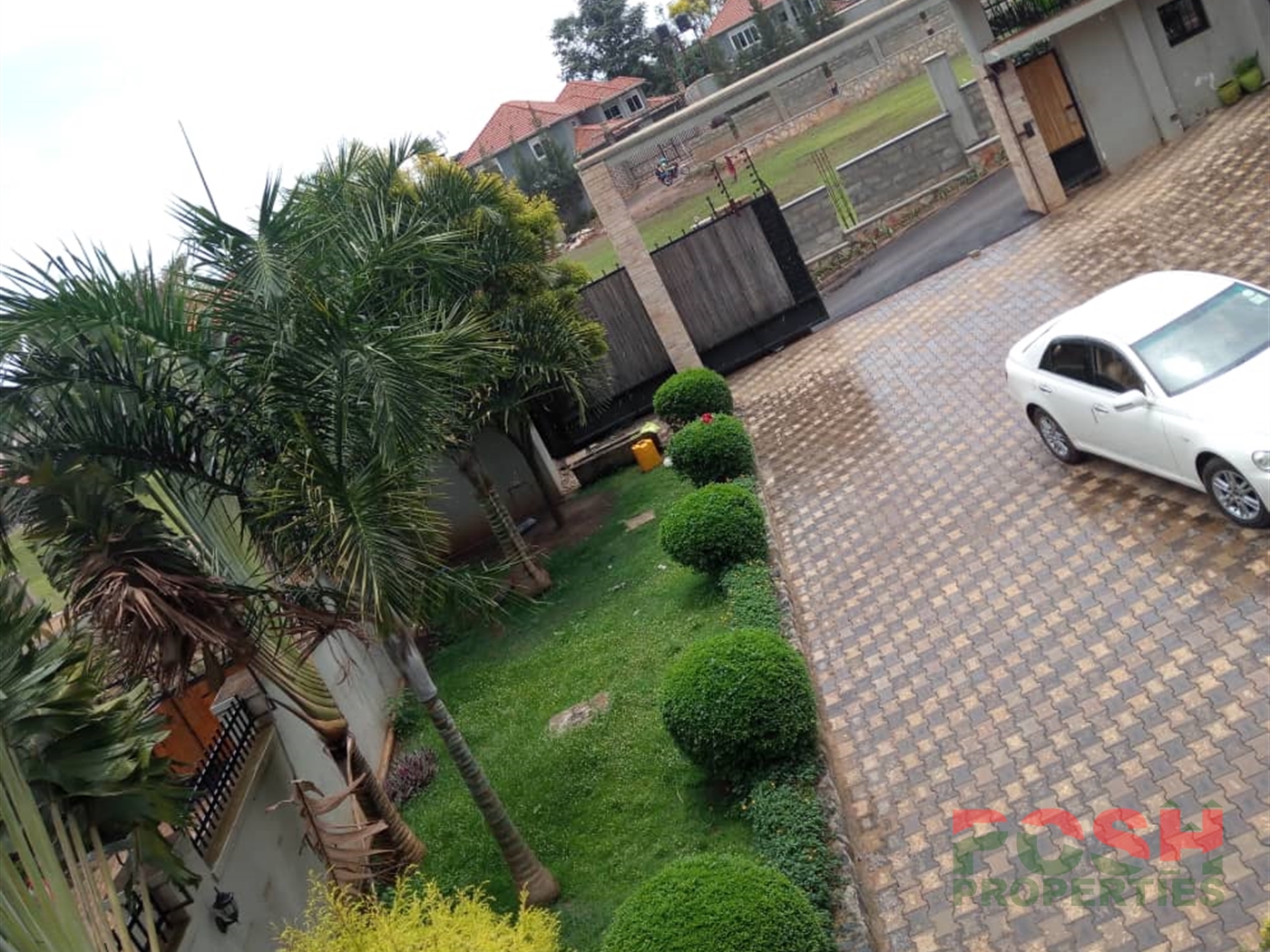 Mansion for sale in Buziga Wakiso