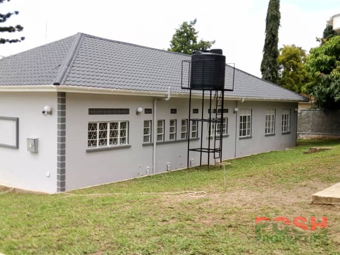 Bungalow for rent in Bugoloobi Kampala