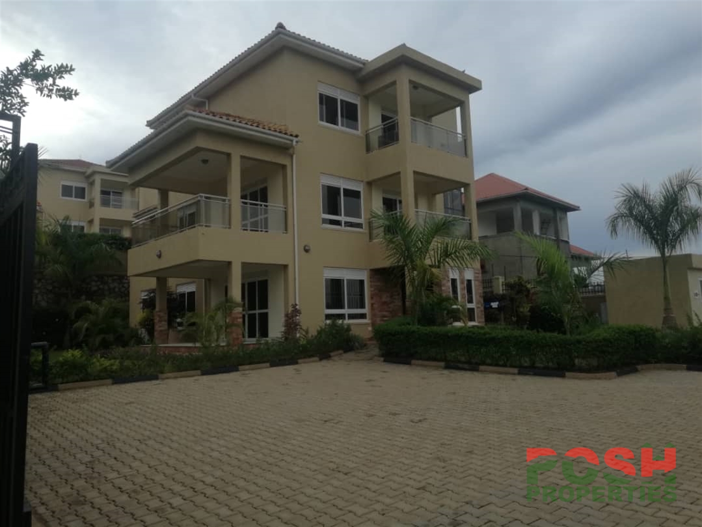 Mansion for rent in Munyonyo Kampala