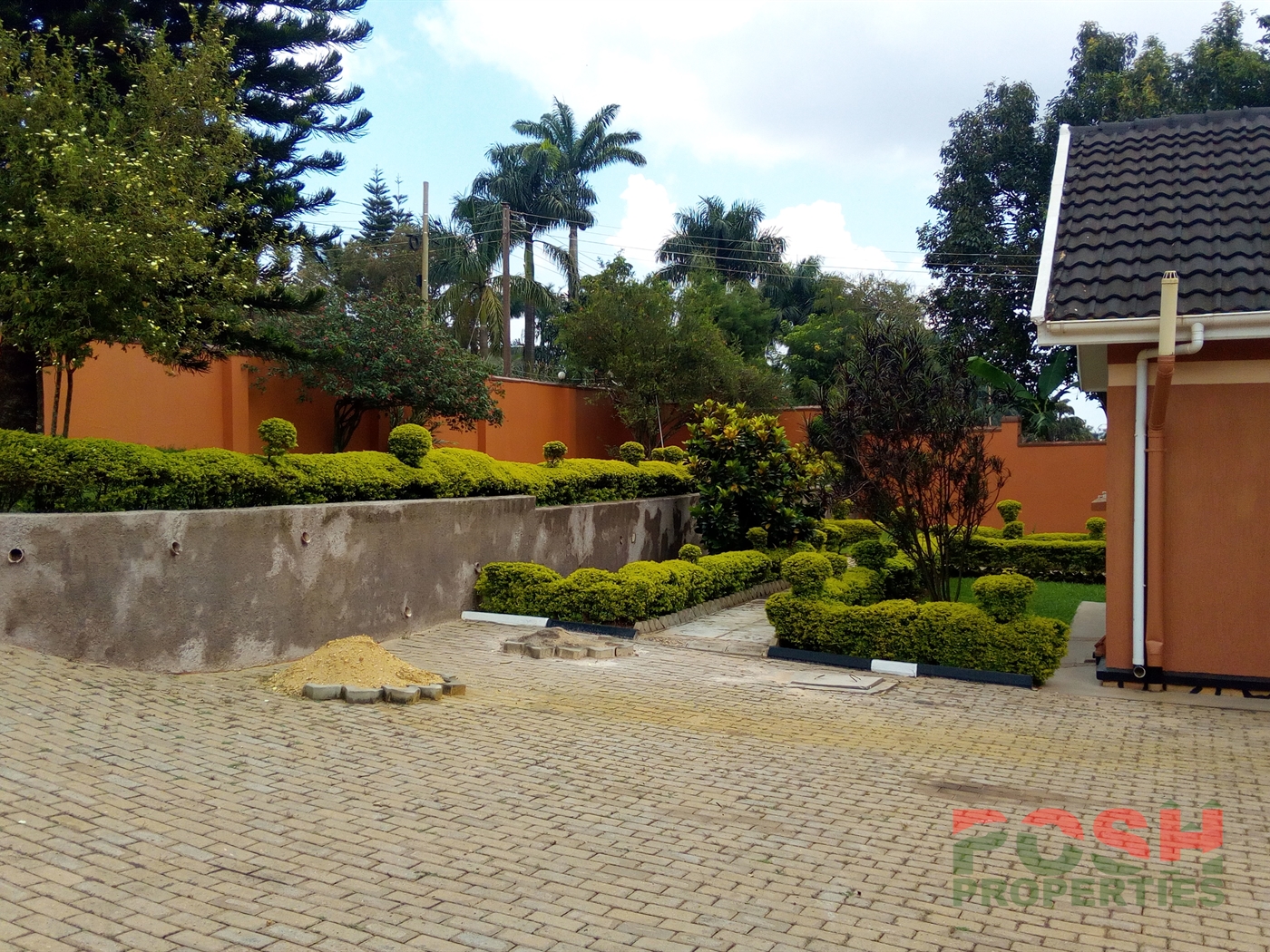 Bungalow for rent in Naguru Kampala