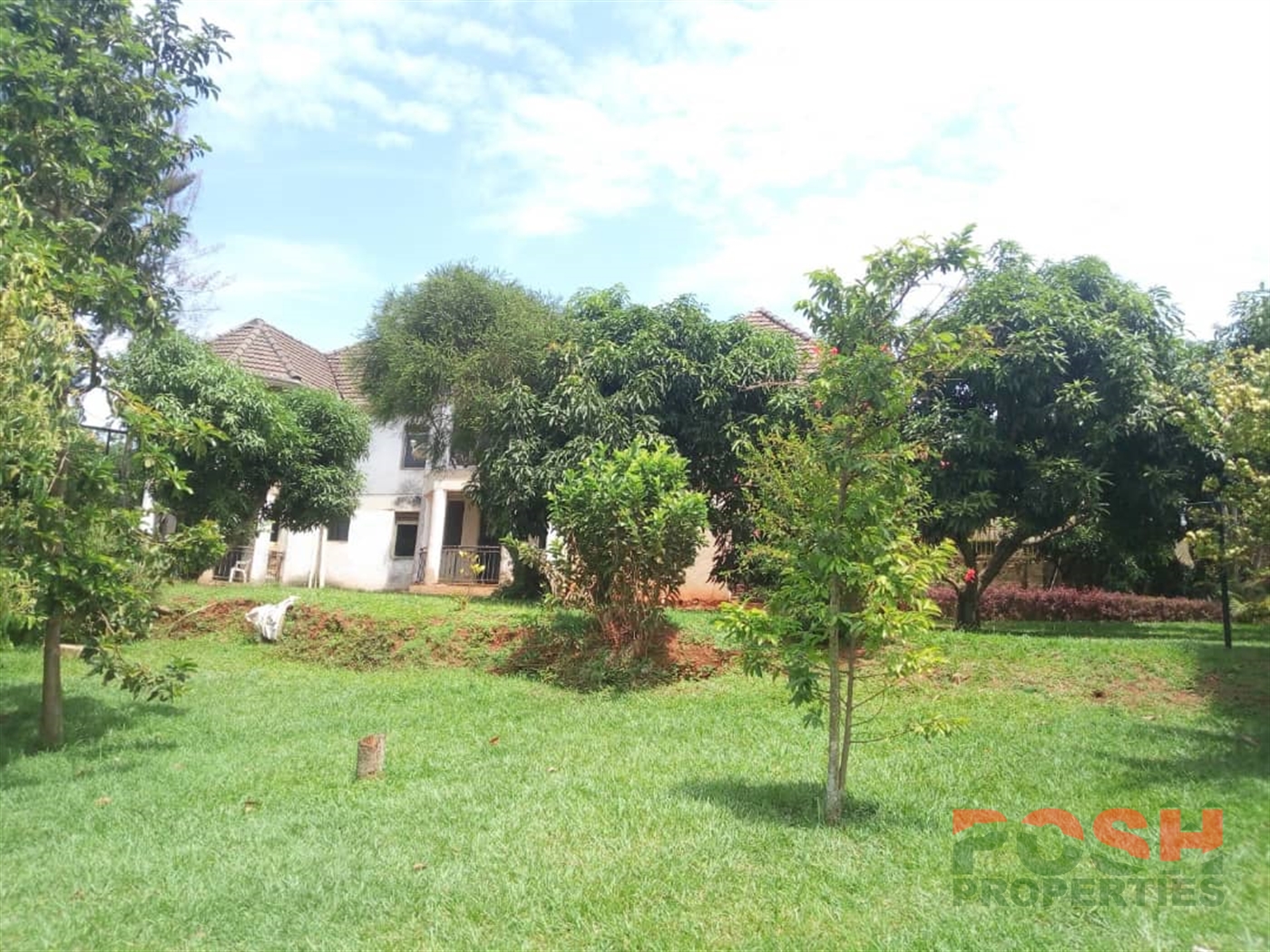 Mansion for sale in Bwebajja Wakiso