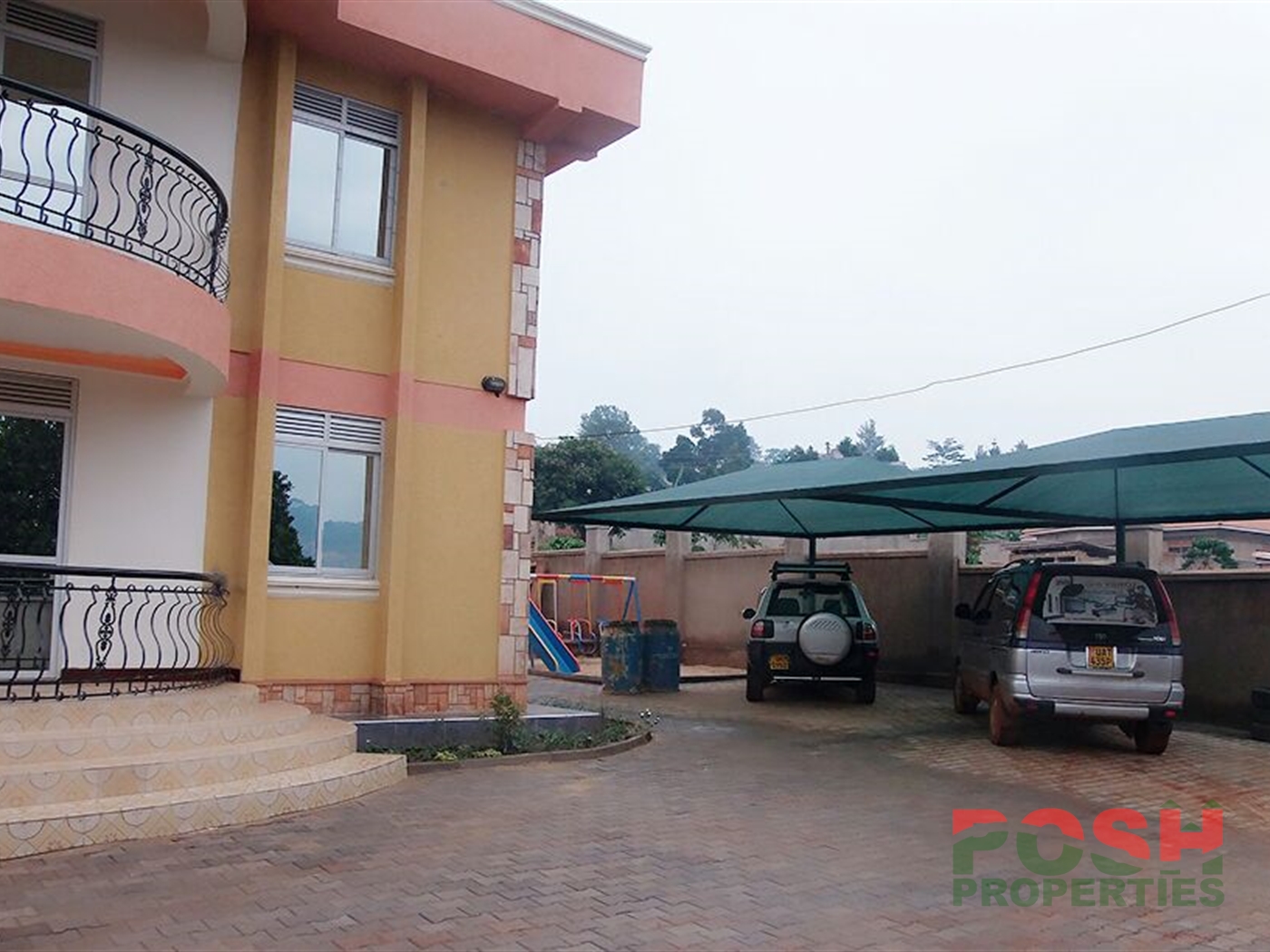 Mansion for sale in Seguku Wakiso