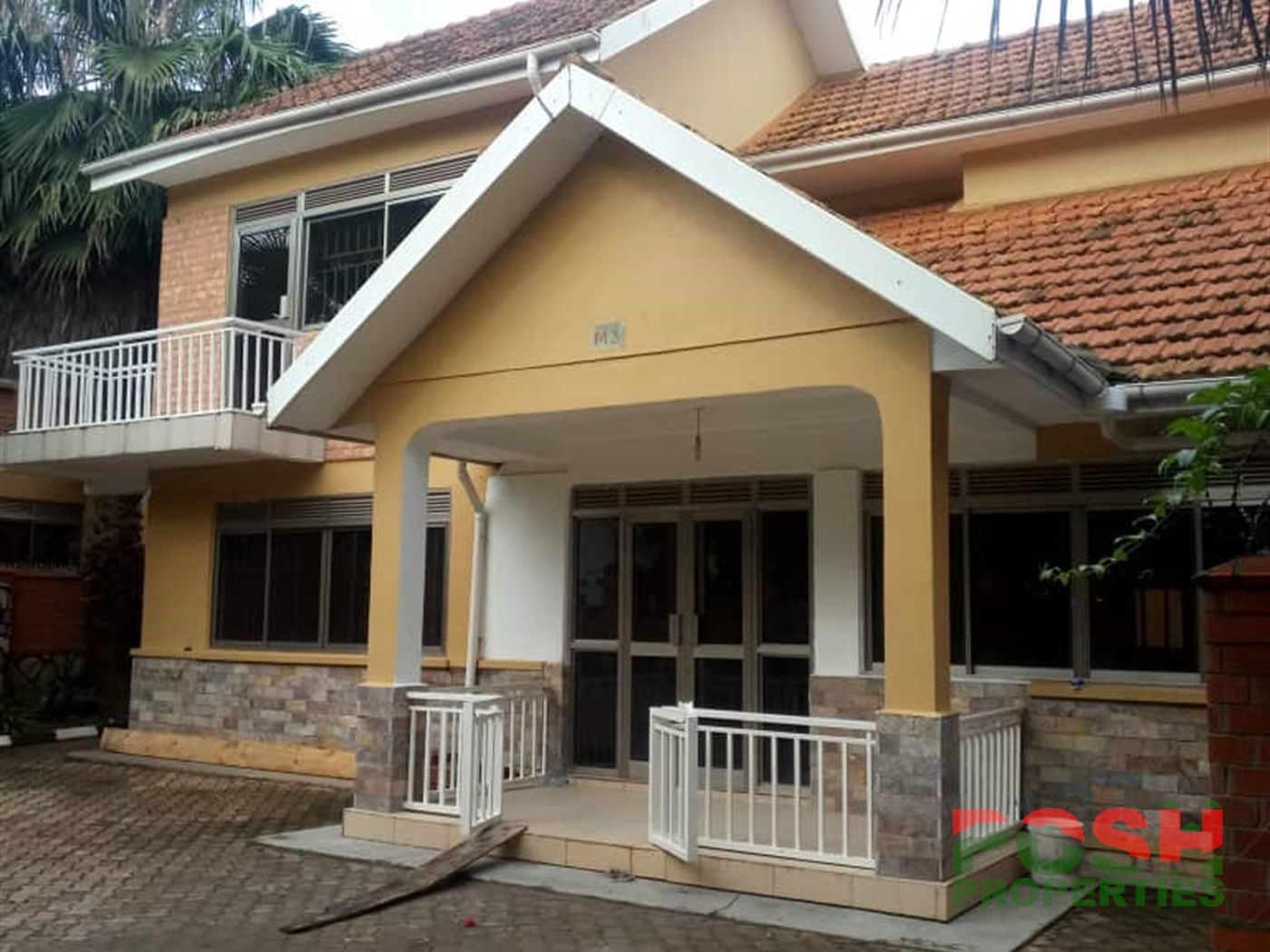 Duplex for rent in Bugoloobi Kampala