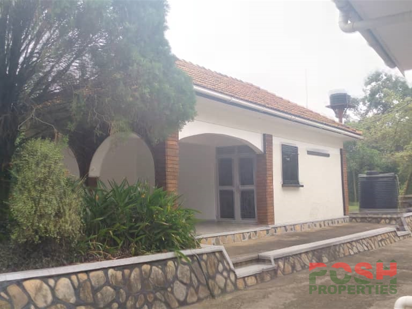 Bungalow for rent in Bugoloobi Kampala