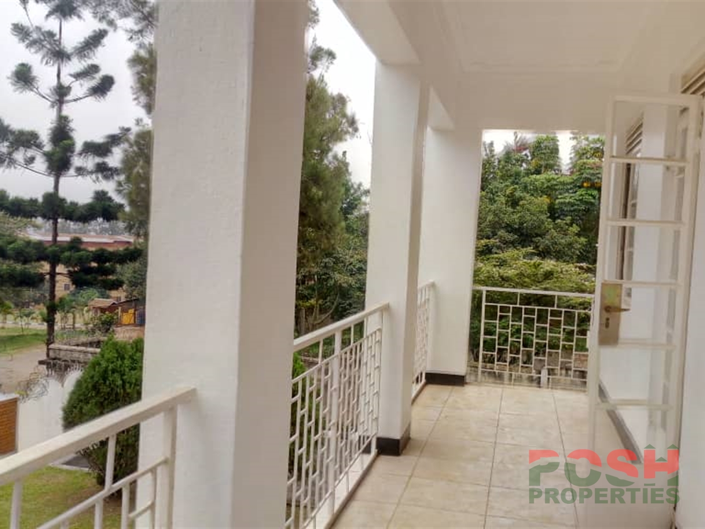 Storeyed house for rent in Bugoloobi Kampala