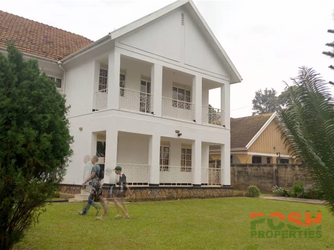 Storeyed house for rent in Bugoloobi Kampala