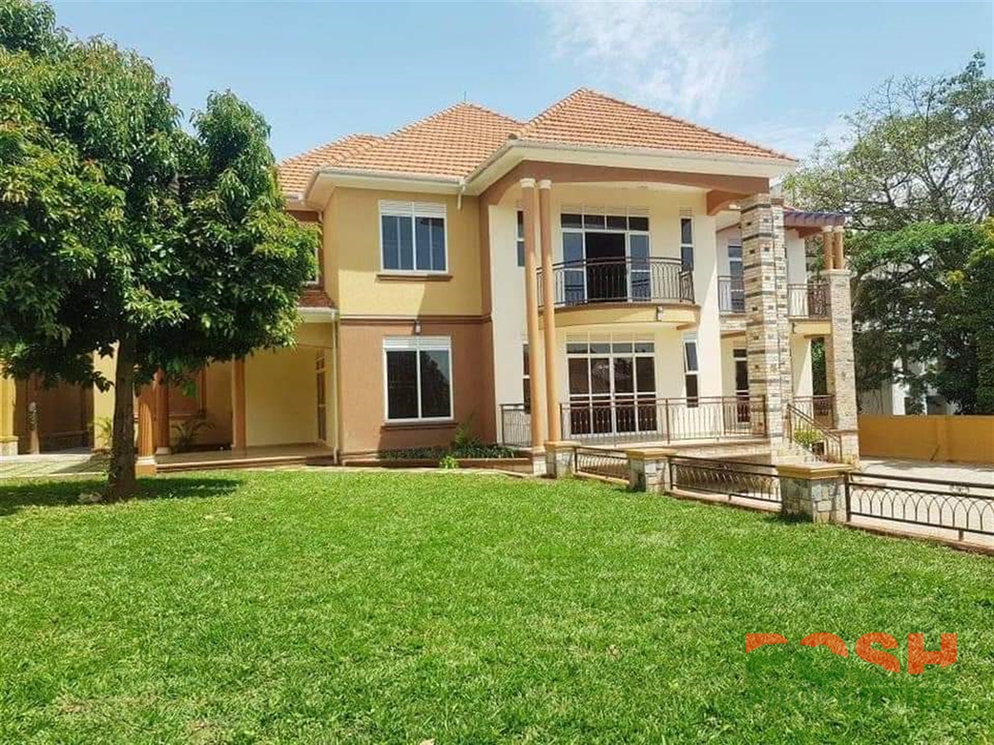 Storeyed house for sale in Munyonyo Kampala