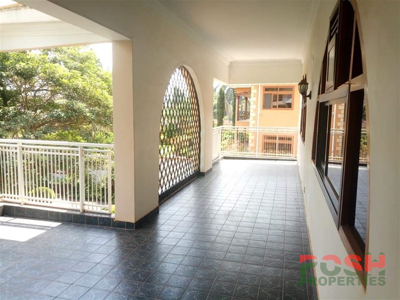 Mansion for rent in Bugoloobi Kampala