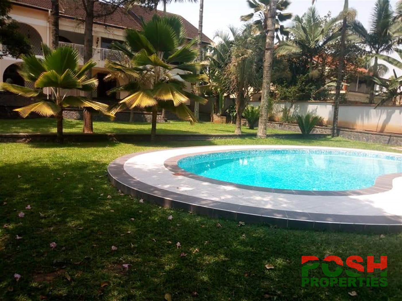 Mansion for rent in Bugoloobi Kampala