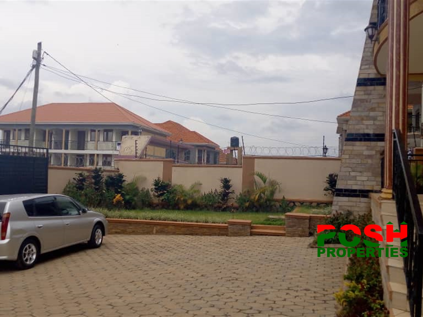 Mansion for sale in Kira Wakiso