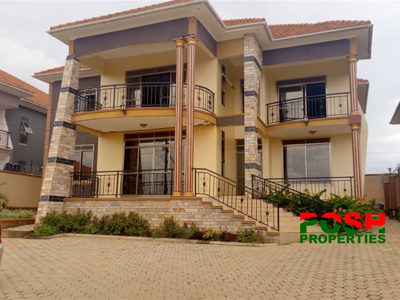 Mansion for sale in Kira Wakiso