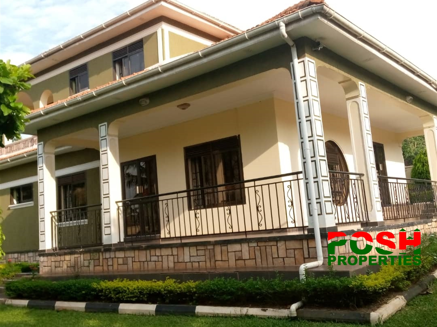 Mansion for sale in Bwebajja Wakiso