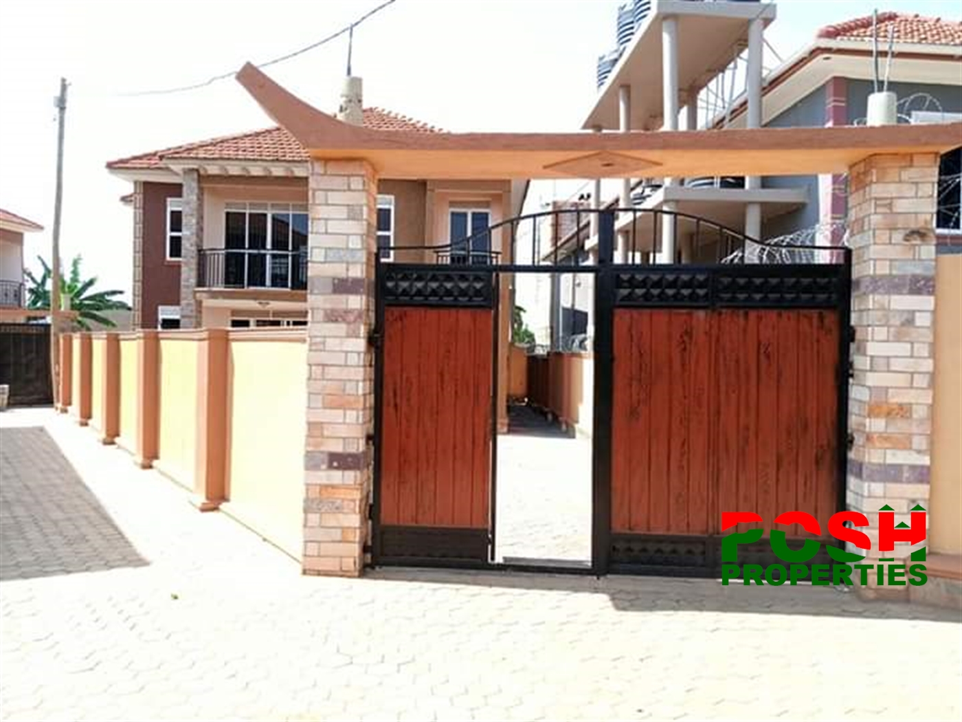 Mansion for sale in Kira Wakiso