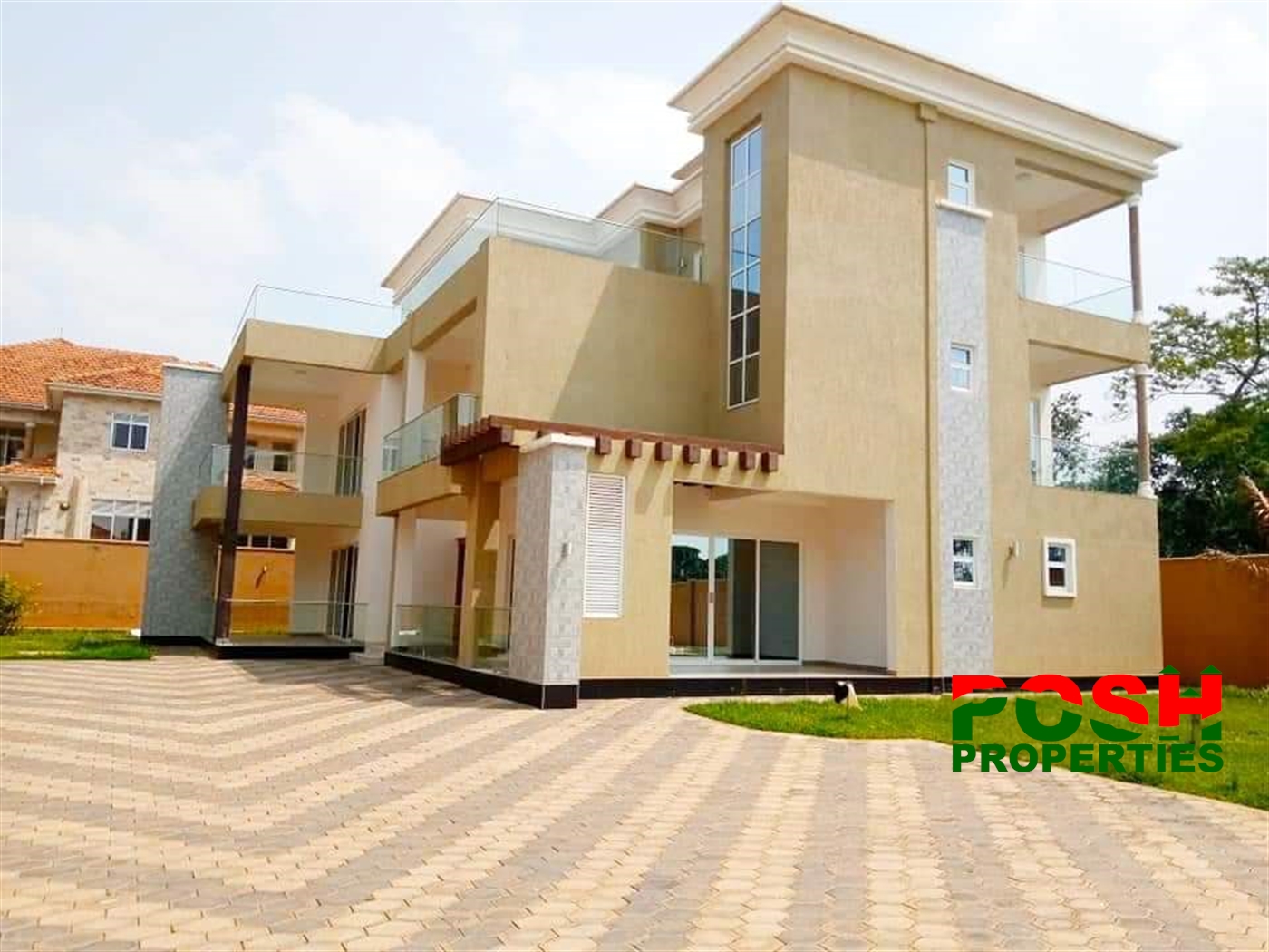 Storeyed house for sale in Munyonyo Kampala