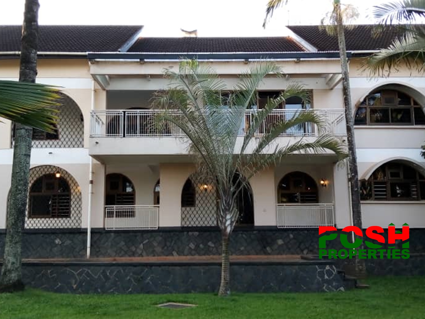 Mansion for rent in Bugoloobi Kampala