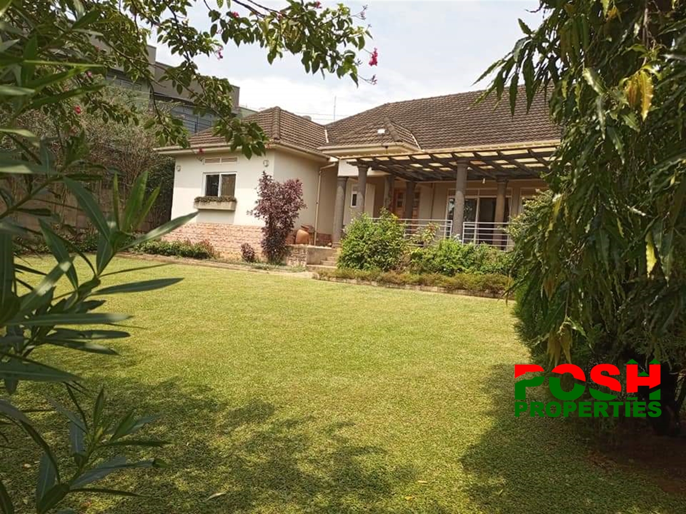 Bungalow for rent in Mutungo Kampala