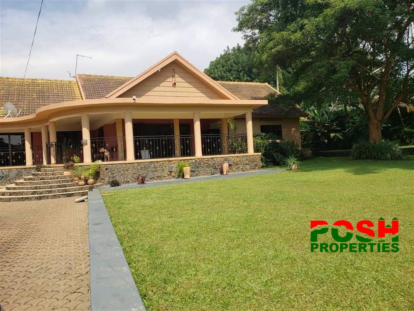 Bungalow for rent in Bugoloobi Kampala