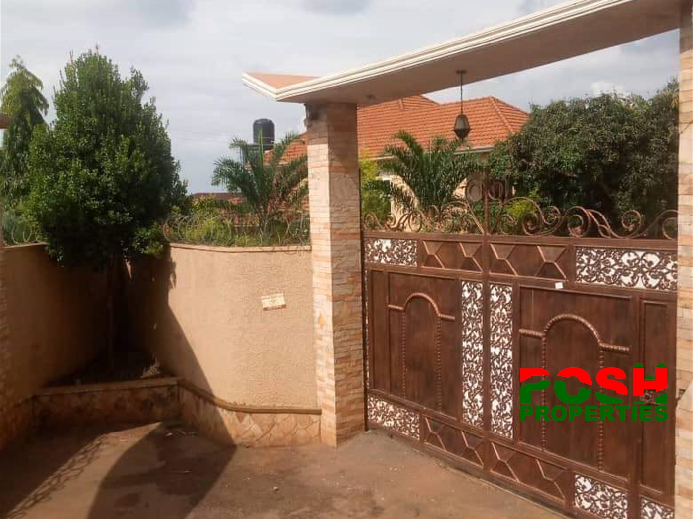 Mansion for sale in Munyonyo Kampala